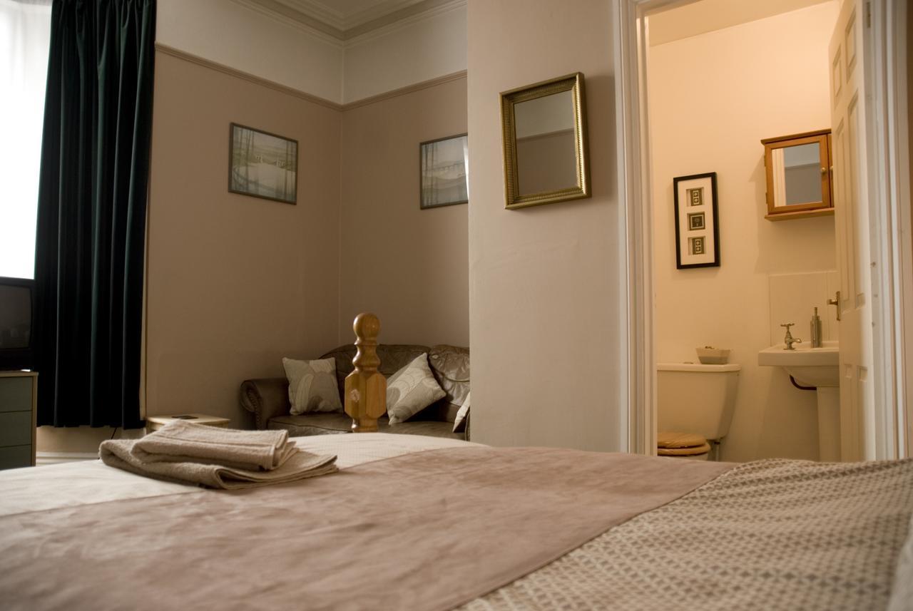 Westham Bed & Breakfast วอร์ริก ภายนอก รูปภาพ